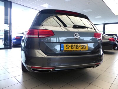 Volkswagen-Passat-5