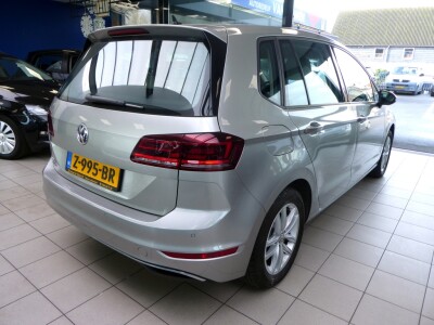 Volkswagen-Golf Sportsvan-4