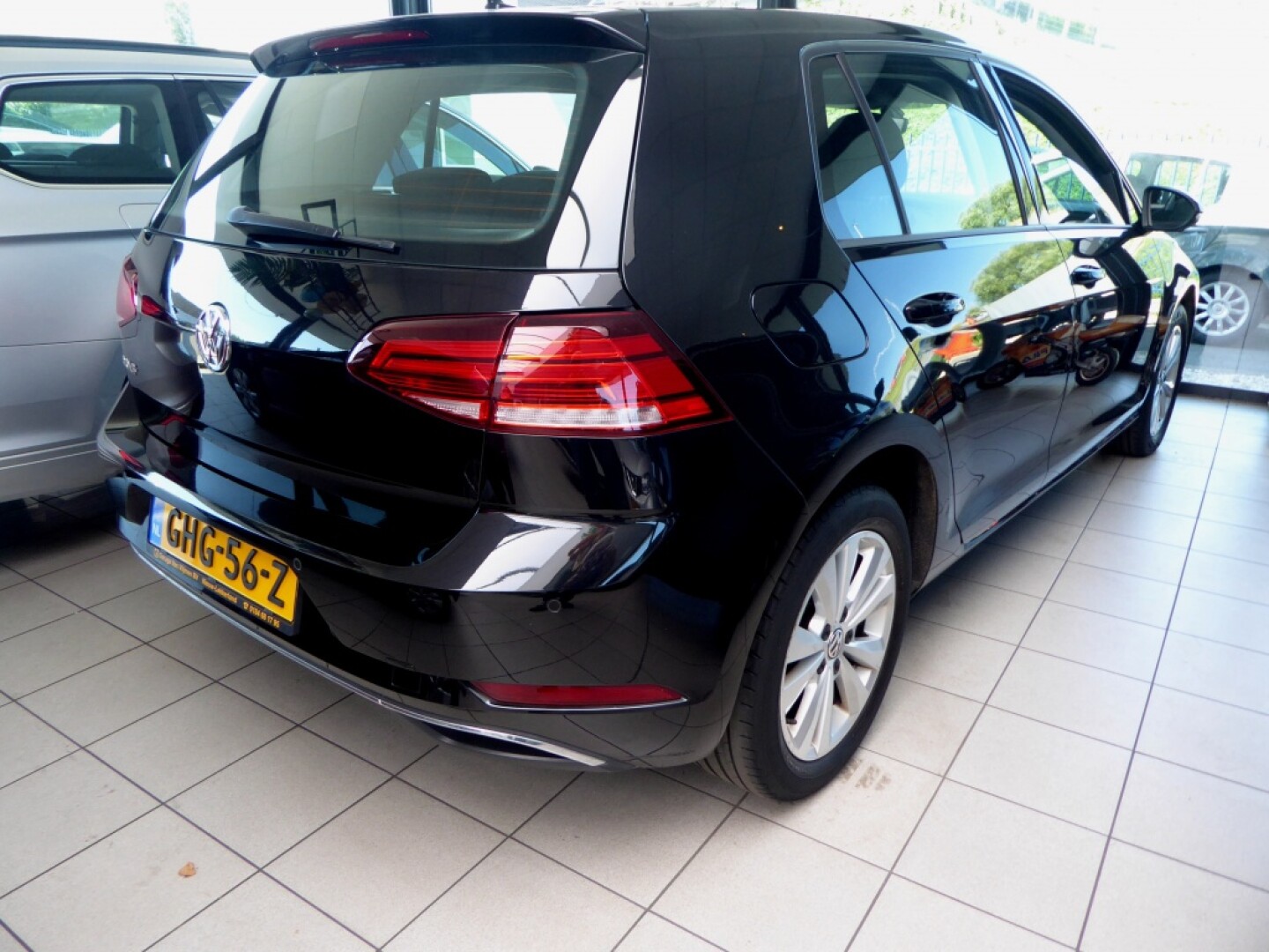 Volkswagen-Golf-2