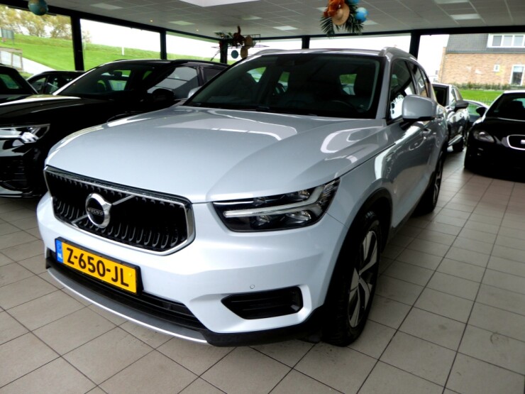 Volvo-XC40 HYBRIDE-0