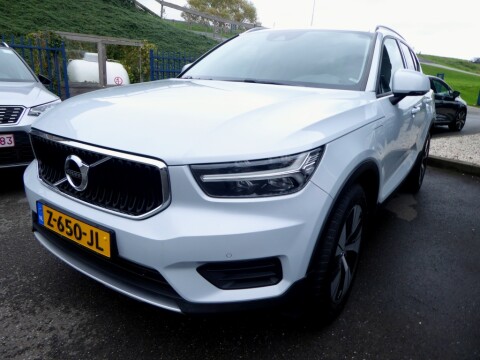 Volvo-XC40 HYBRIDE-1